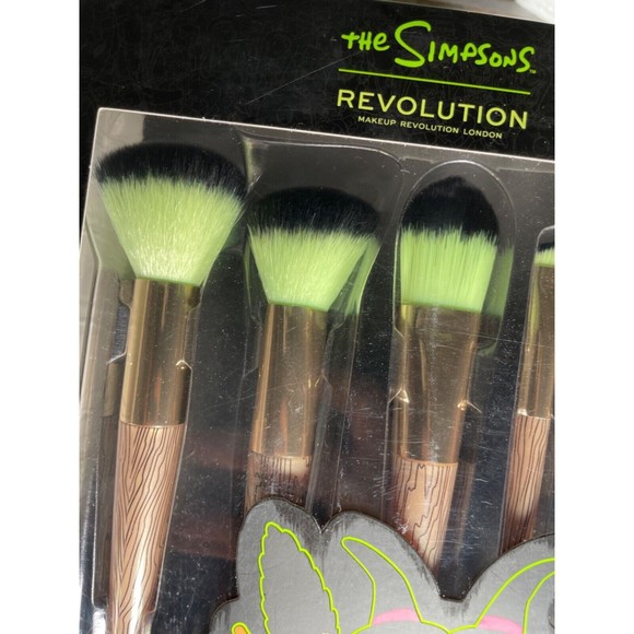Revolution x Simpsons Treehouse of Horror Bouvier Coven Makeup Brush Set NEW - Picture 8 of 10